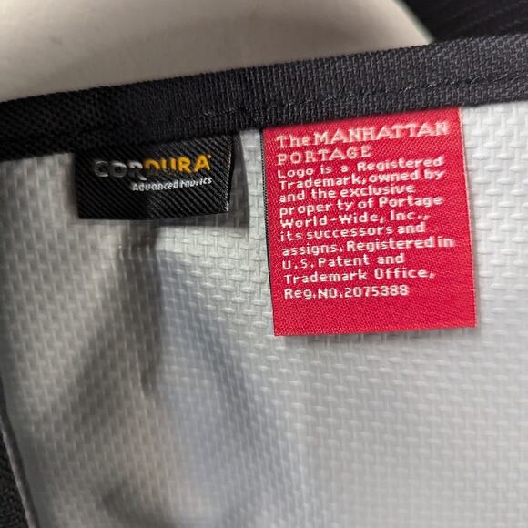 New nwt Free people Manhattan portage NY cordura cloud bike messenger bag print - Picture 4 of 6